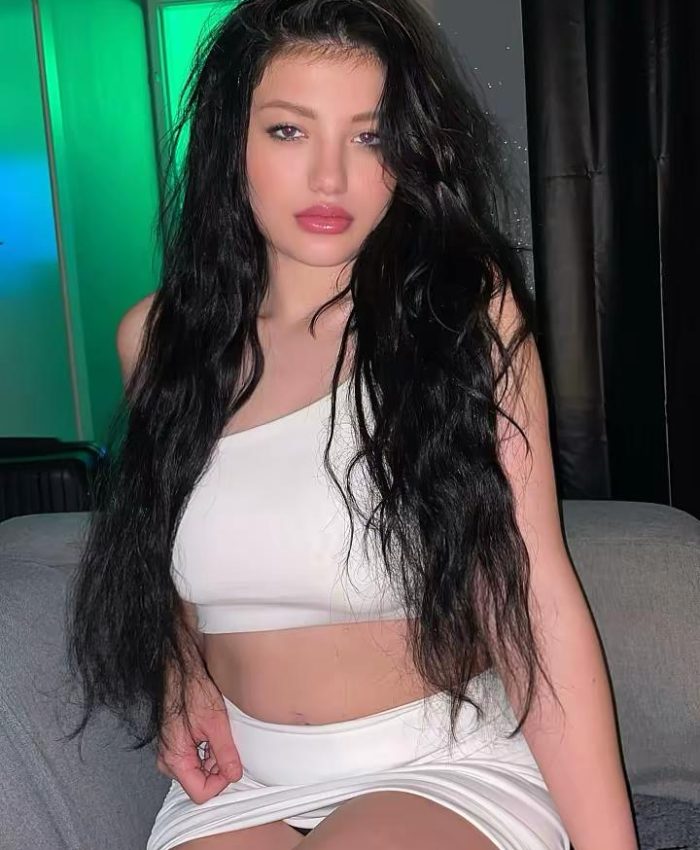 NEU – TEEN Jasmin – in Good Girls anwesend